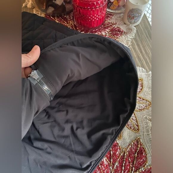 ATHLETA  Apres Ski Mini Skirt Size 8 Black Quilted Pockets Full Front Zip NEW - Picture 9 of 13